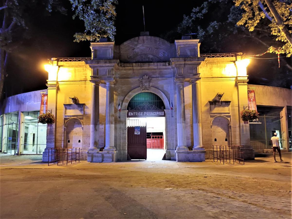 Appartement Les Portes Du Chateau Beaucairois à Beaucaire  Extérieur photo