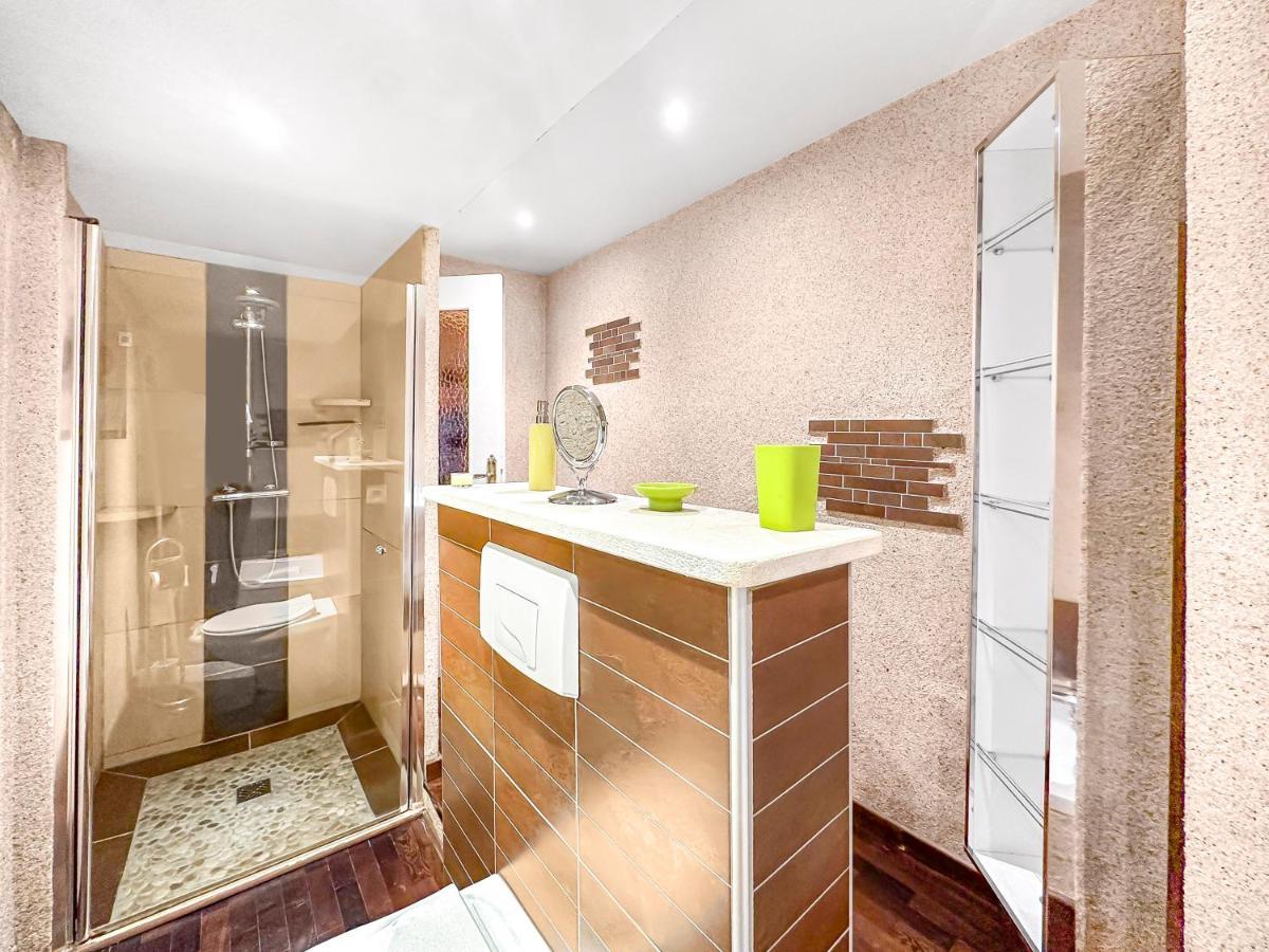 Appartement Les Portes Du Chateau Beaucairois à Beaucaire  Extérieur photo