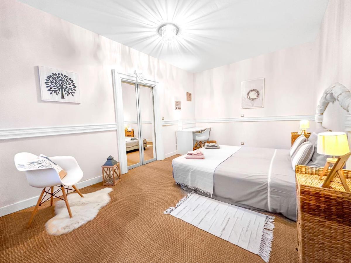 Appartement Les Portes Du Chateau Beaucairois à Beaucaire  Extérieur photo