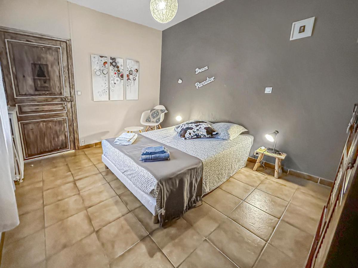 Appartement Les Portes Du Chateau Beaucairois à Beaucaire  Extérieur photo